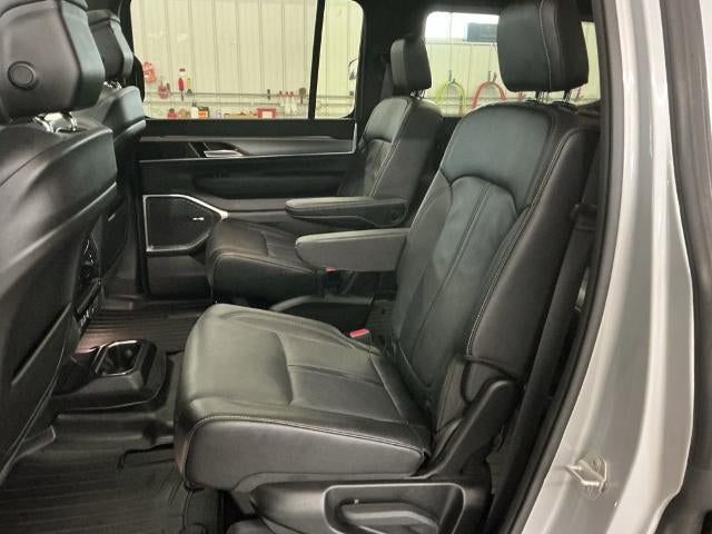 2023 Jeep Wagoneer Series II Carbide 4x4