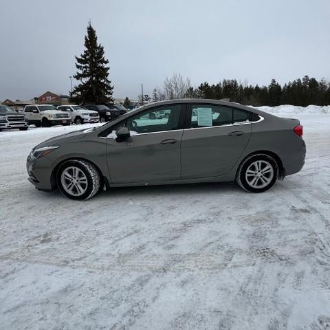 Used 2018 Chevrolet Cruze LT with VIN 1G1BE5SM7J7145125 for sale in Grand Rapids, Minnesota