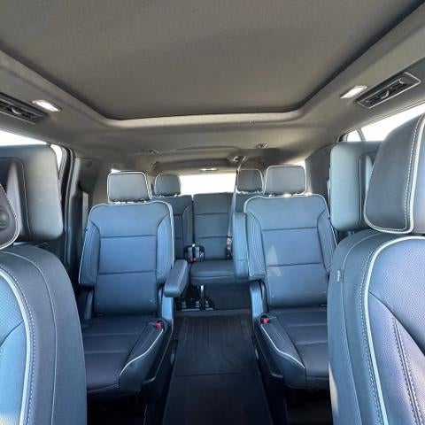 2025 Chevrolet Suburban 4WD Premier