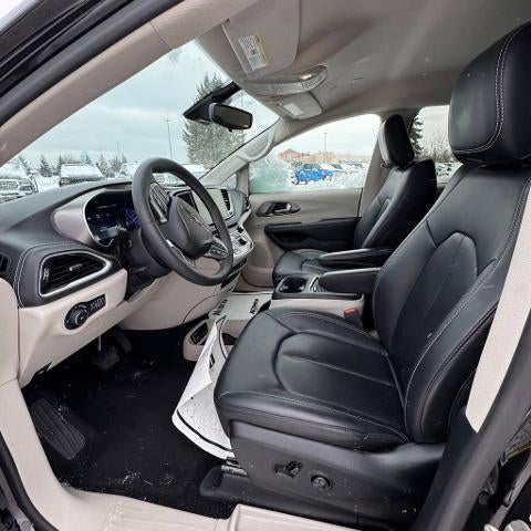 2024 Chrysler Pacifica Hybrid Select FWD