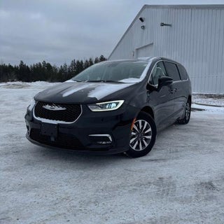 2024 Chrysler Pacifica Hybrid Select FWD