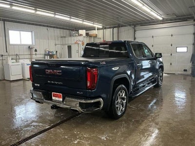 2022 GMC Sierra 1500 Crew Cab Short Box 4-Wheel Drive SLT