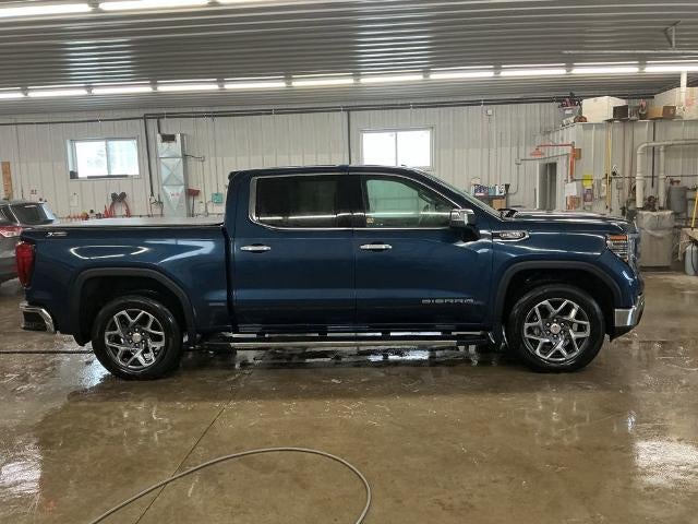 2022 GMC Sierra 1500 Crew Cab Short Box 4-Wheel Drive SLT