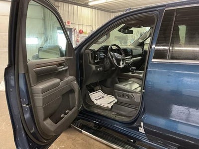 2022 GMC Sierra 1500 Crew Cab Short Box 4-Wheel Drive SLT