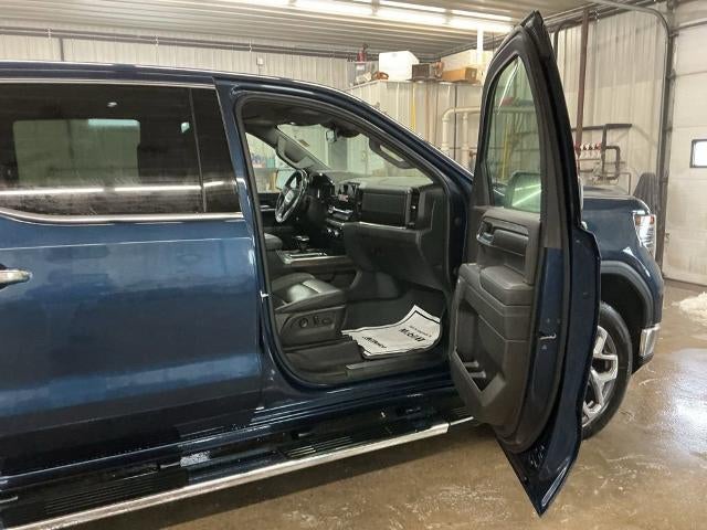 2022 GMC Sierra 1500 Crew Cab Short Box 4-Wheel Drive SLT