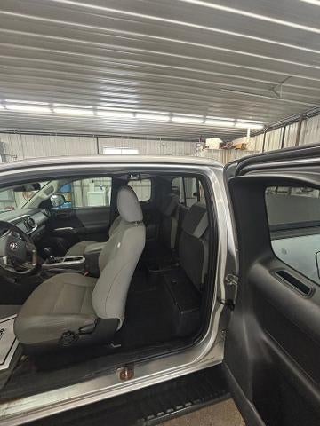 2016 Toyota Tacoma 4WD Access Cab Standard Bed I4 Automatic SR (SE)